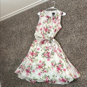 Floral Sleeveless Dress with Pink Flowers